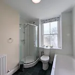 4 Bed In Oc-s36348