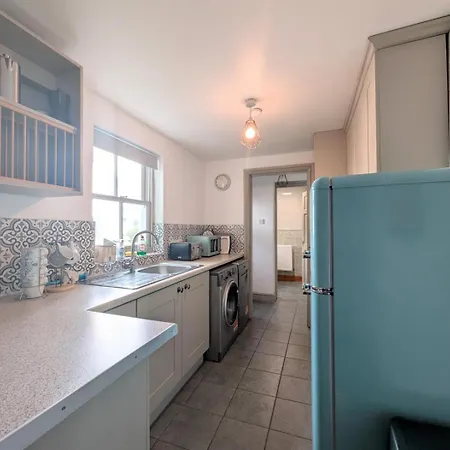 4 Bed In Oc-s36348 Holiday home *