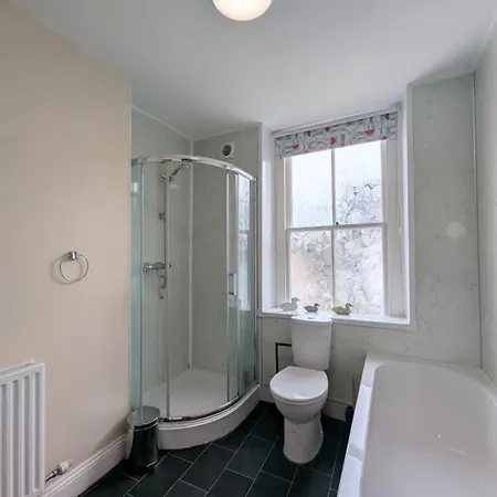 4 Bed In Oc-s36348