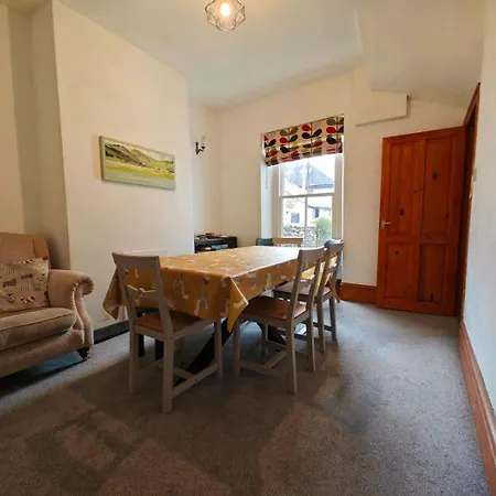 4 Bed In Oc-s36348 Vakantiehuis *