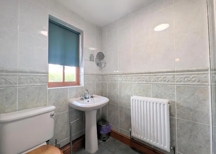 4 Bed In Oc-s36348 Holiday home *