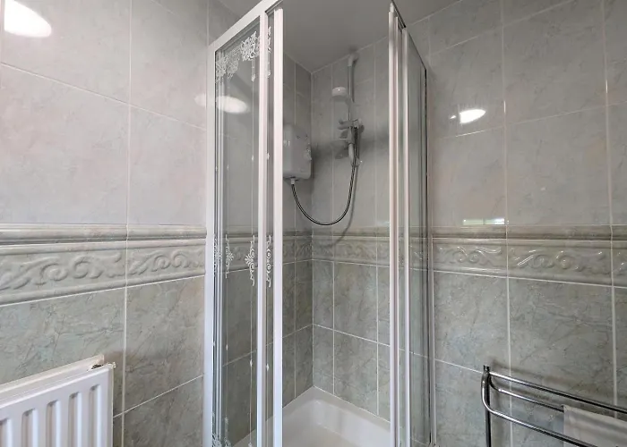 4 Bed In Oc-s36348 Holiday home *