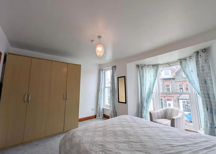 4 Bed In Oc-s36348 Holiday home