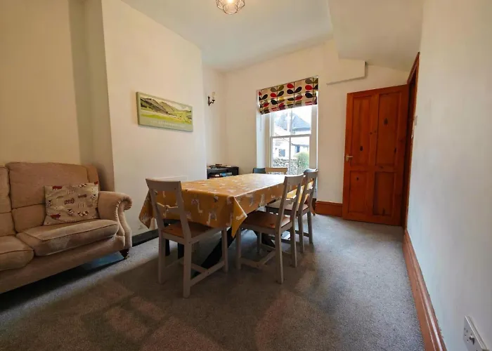 4 Bed In Oc-s36348 Holiday home *